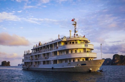 The Au Co Cruise Ship Halong Bay